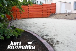 Betonozott íves kőszegélysor (19)